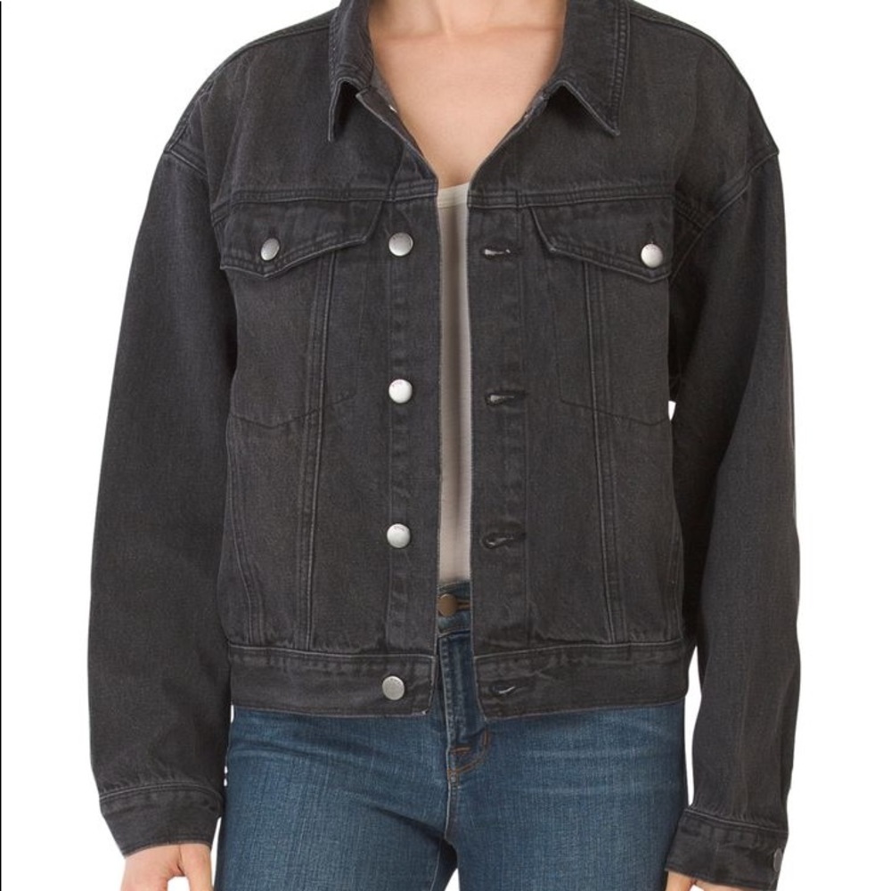 Boxy Black Denim Jacket 🖤 NWT